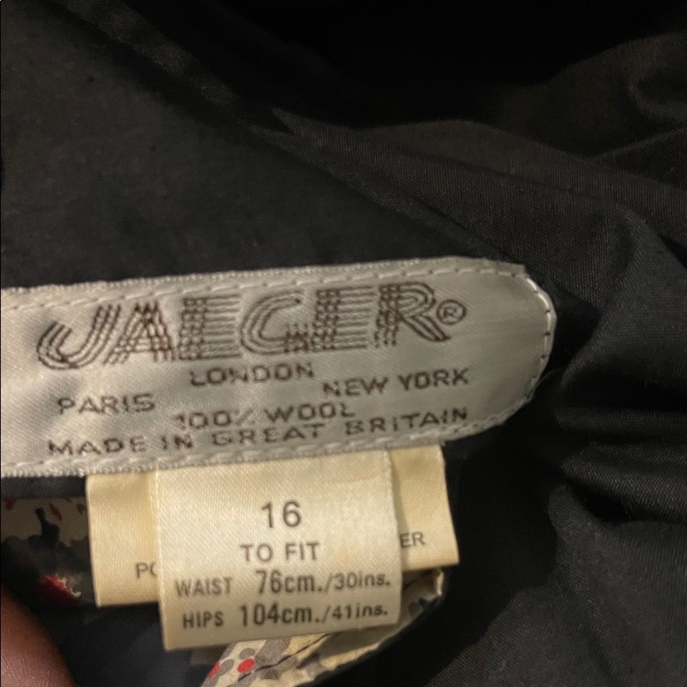 Vintage Jaeger Floral A-Line Midi 100% wool buttons & unbuttons on both size 16 - Picture 5 of 6